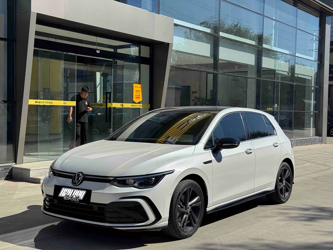 Volkswagen Golf 1.4 л 2022 г. Белый, пробег 44800 км