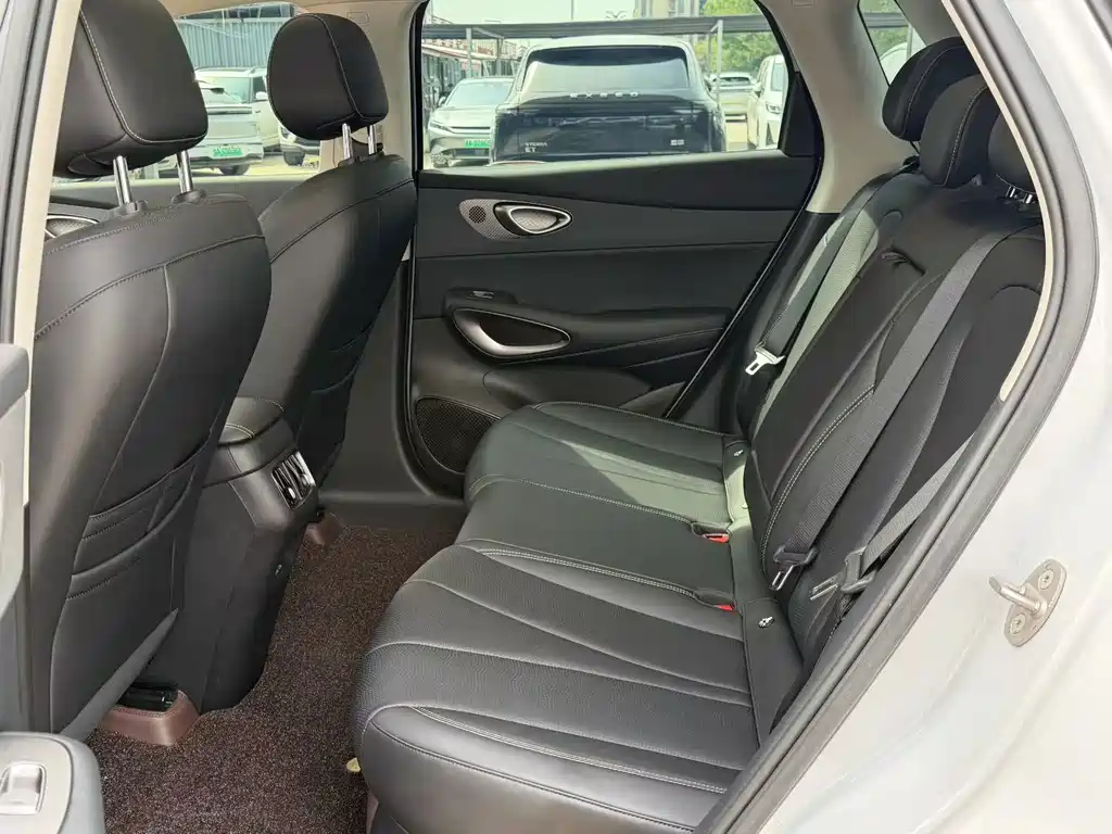 BYD Sealion 05 EV — миниатюра 5
