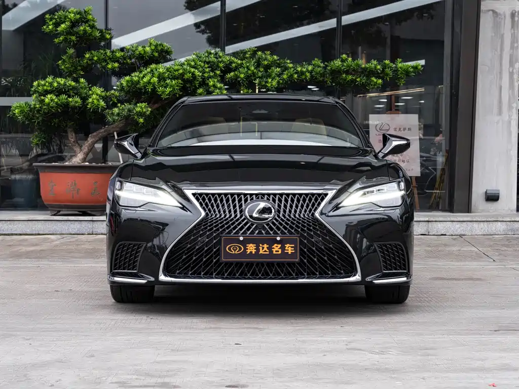 Lexus LS — миниатюра 2