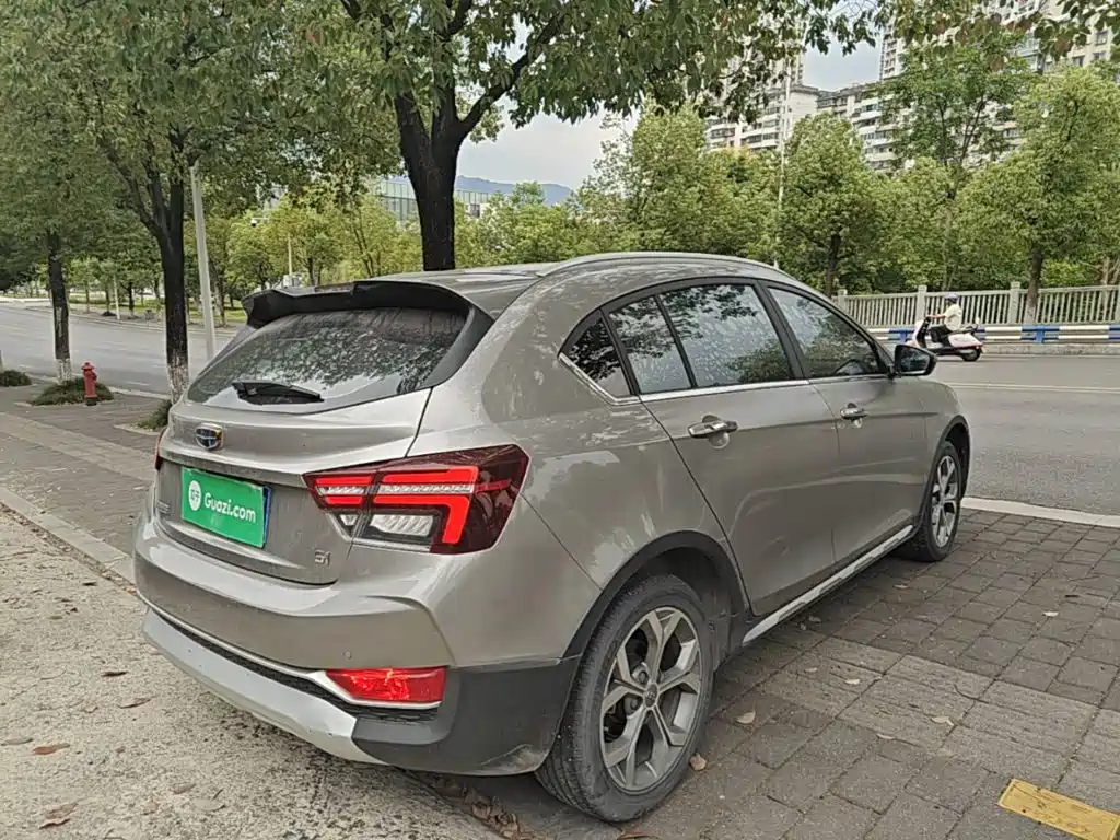 Geely Vision S1 — миниатюра 7