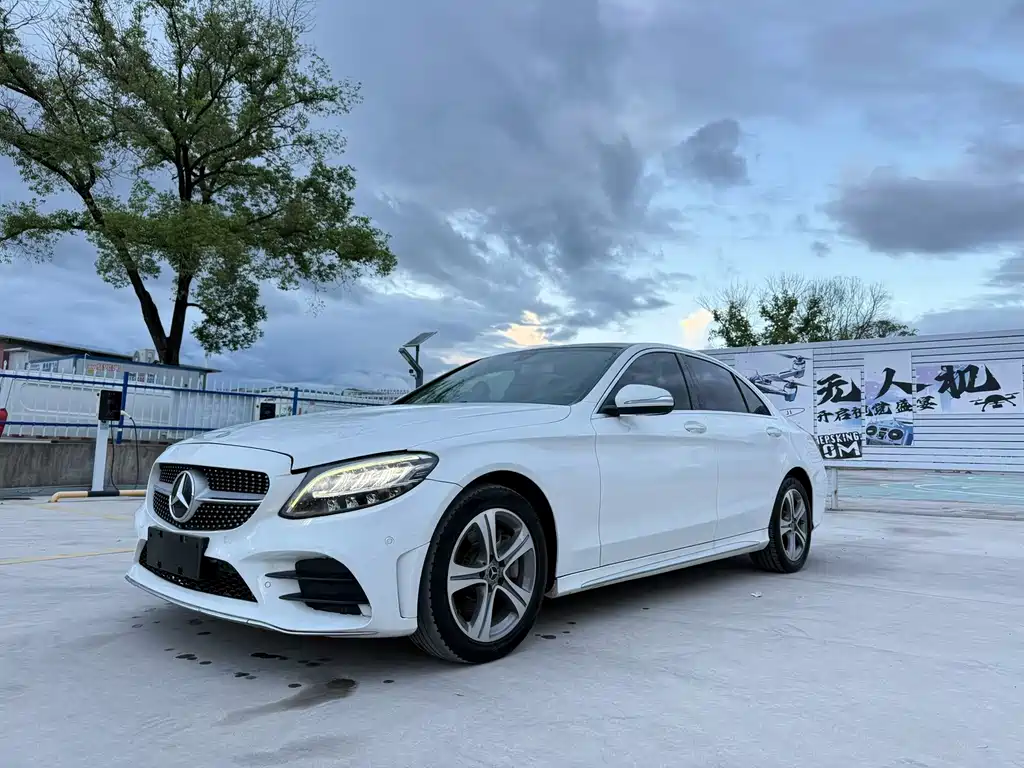 Mercedes-Benz C-Class — миниатюра 2