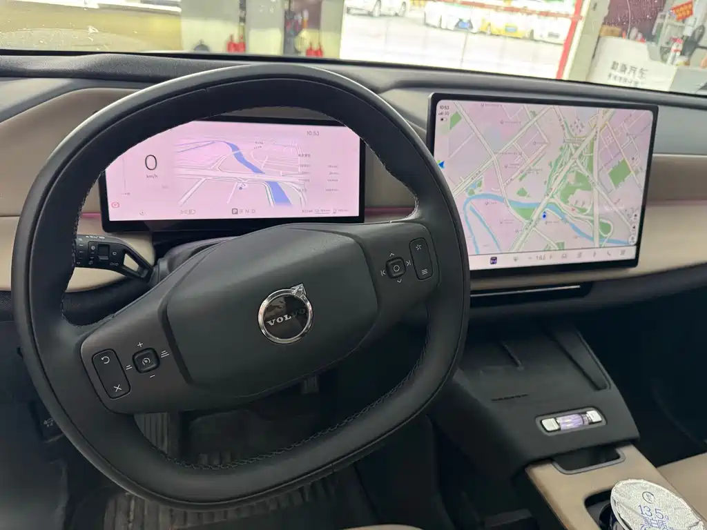 Volvo XC70 PHEV — миниатюра 18