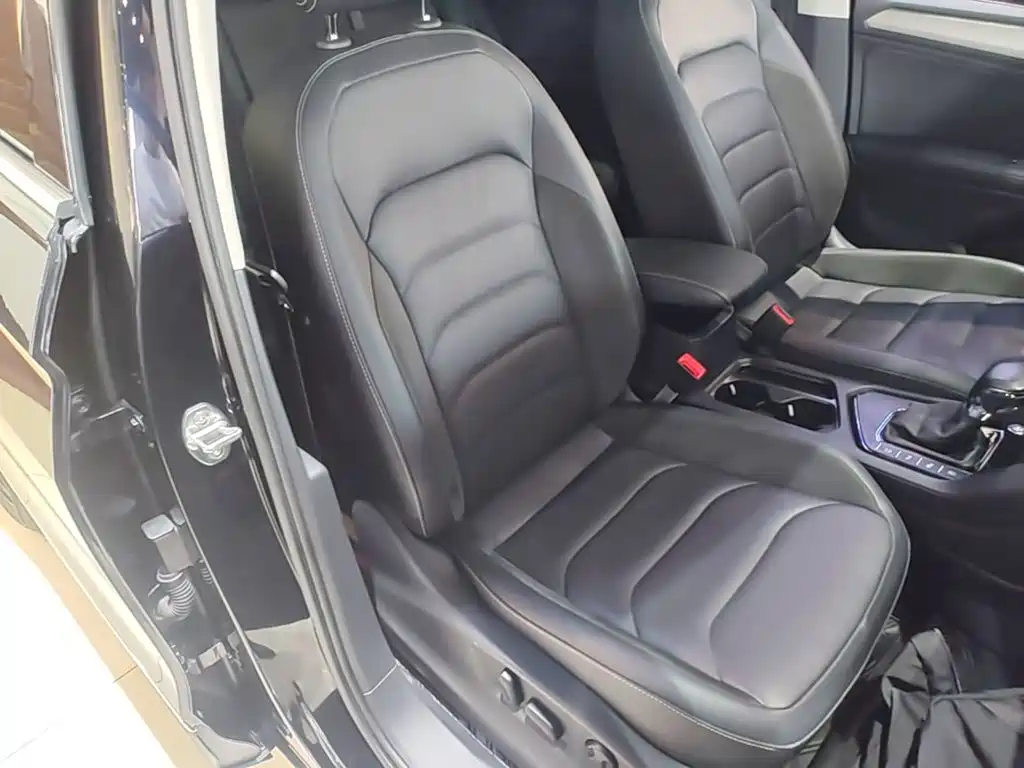 Volkswagen Tiguan L — миниатюра 25