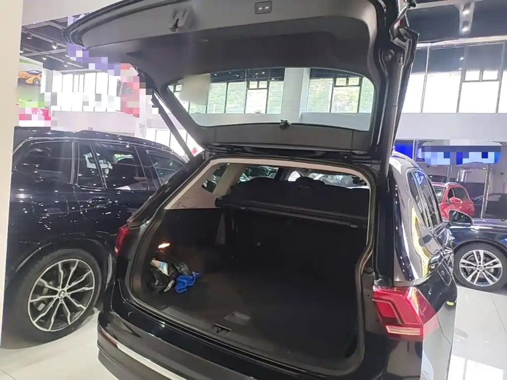 Volkswagen Tiguan L — миниатюра 19