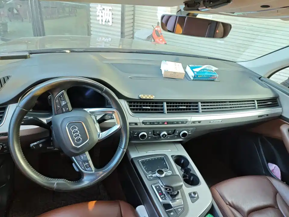 Audi Q7 — миниатюра 8