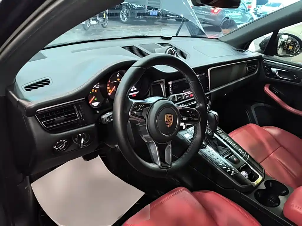 Porsche Macan — миниатюра 11