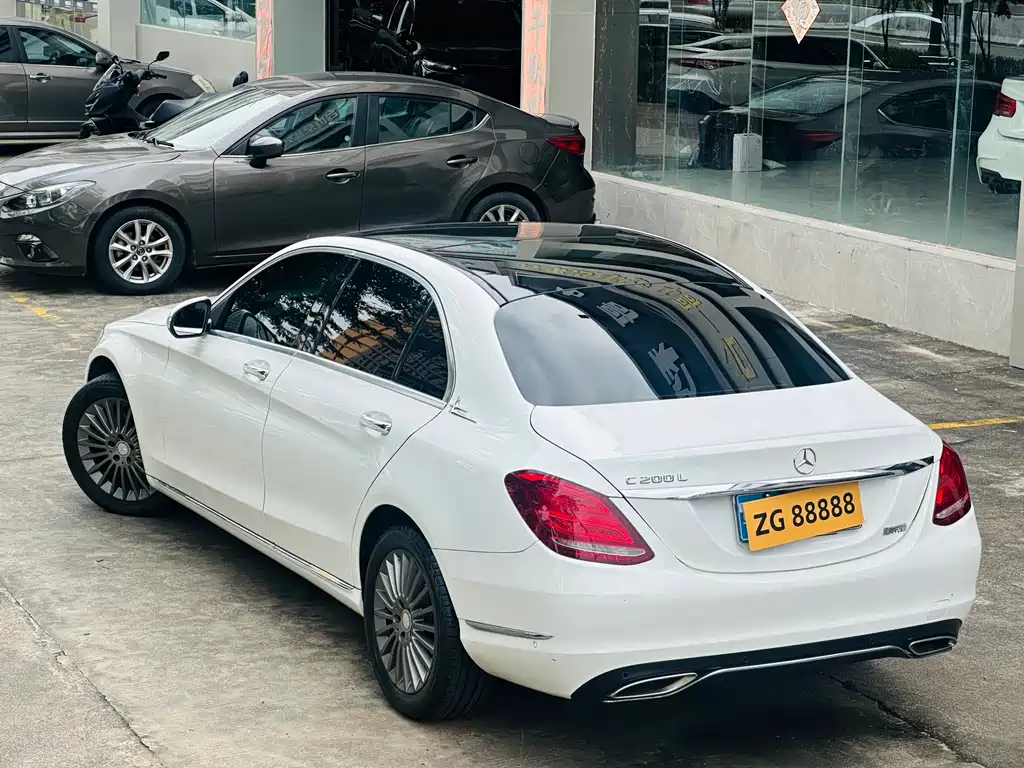 Mercedes-Benz C-Class — миниатюра 4