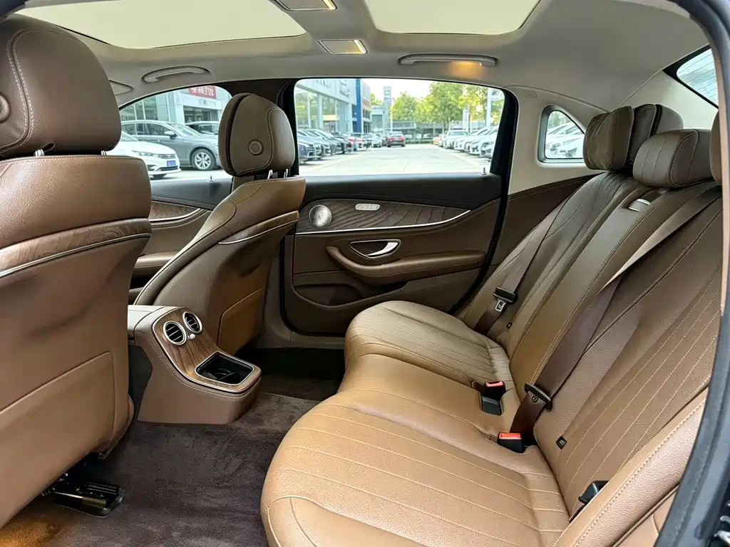 Mercedes-Benz E-Class E 2022 E 260 L