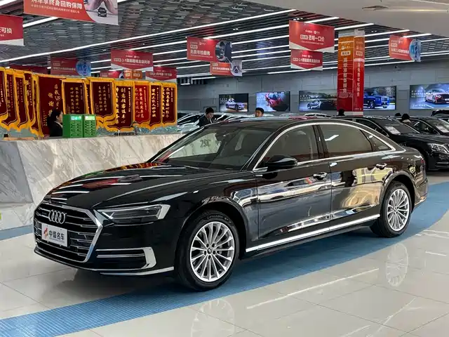 AUDI A8 2021