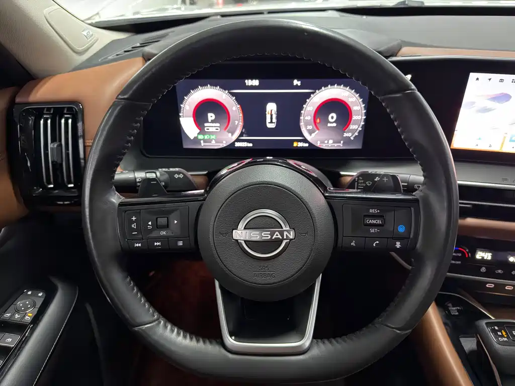 NISSAN EXPLORING THE LAND