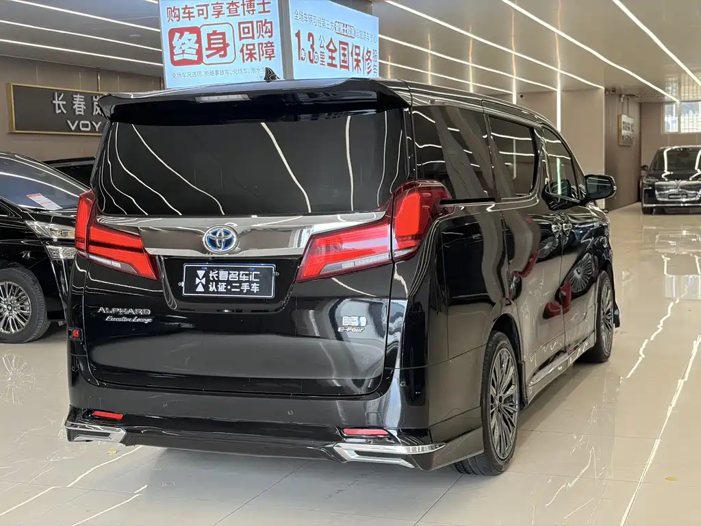 Toyota Alphard — миниатюра 19