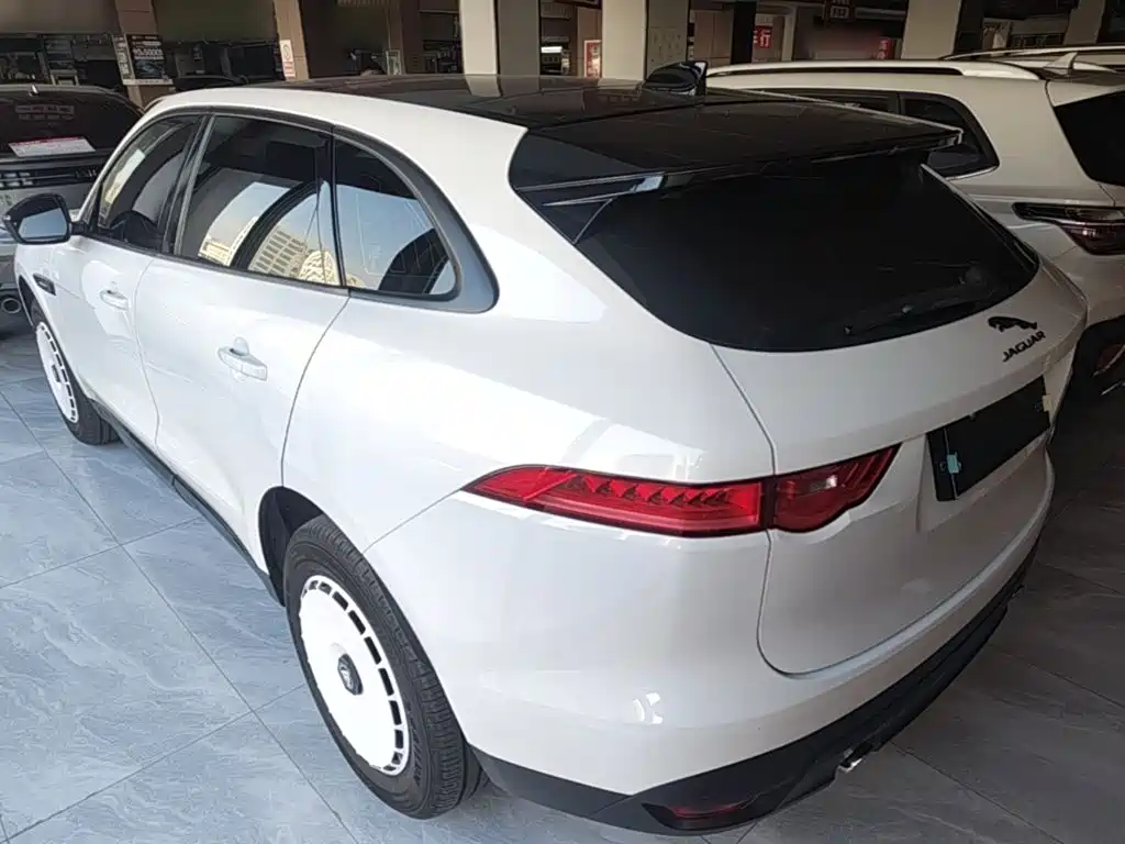 Jaguar F-PACE — миниатюра 5