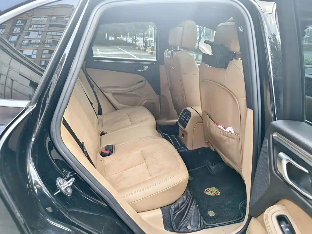 Porsche Macan — миниатюра 13