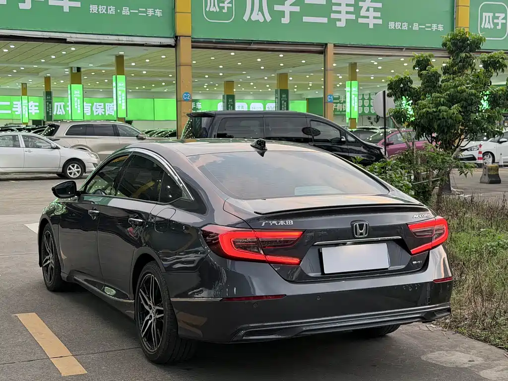 Honda Accord — миниатюра 12