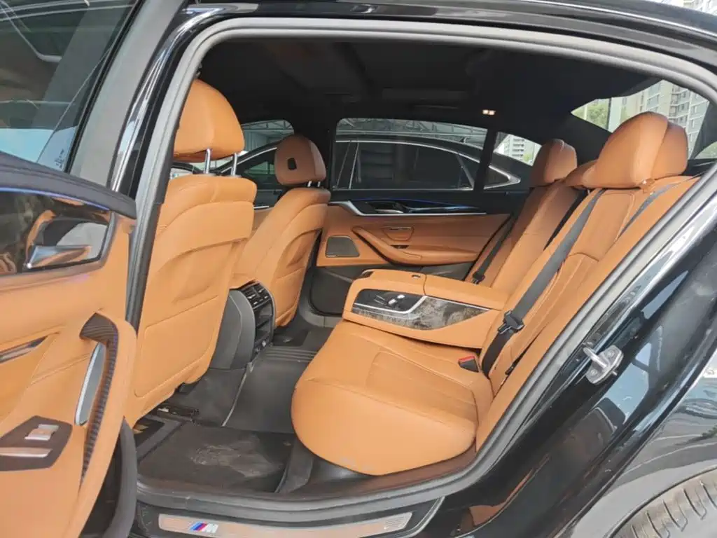 BMW 5 Series — миниатюра 17
