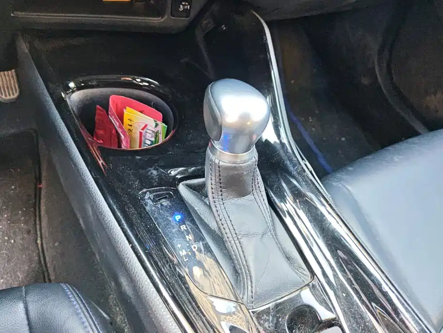 Toyota C-HR — миниатюра 16