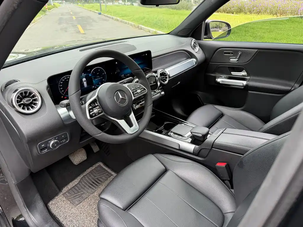 Mercedes-Benz GLB — миниатюра 8