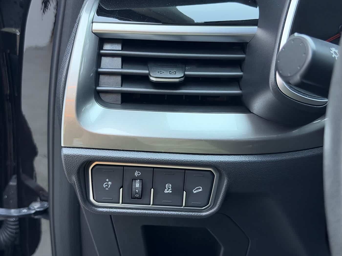Haval Haval H6 1.5 л 2023 г. Чёрный, пробег 25000 км