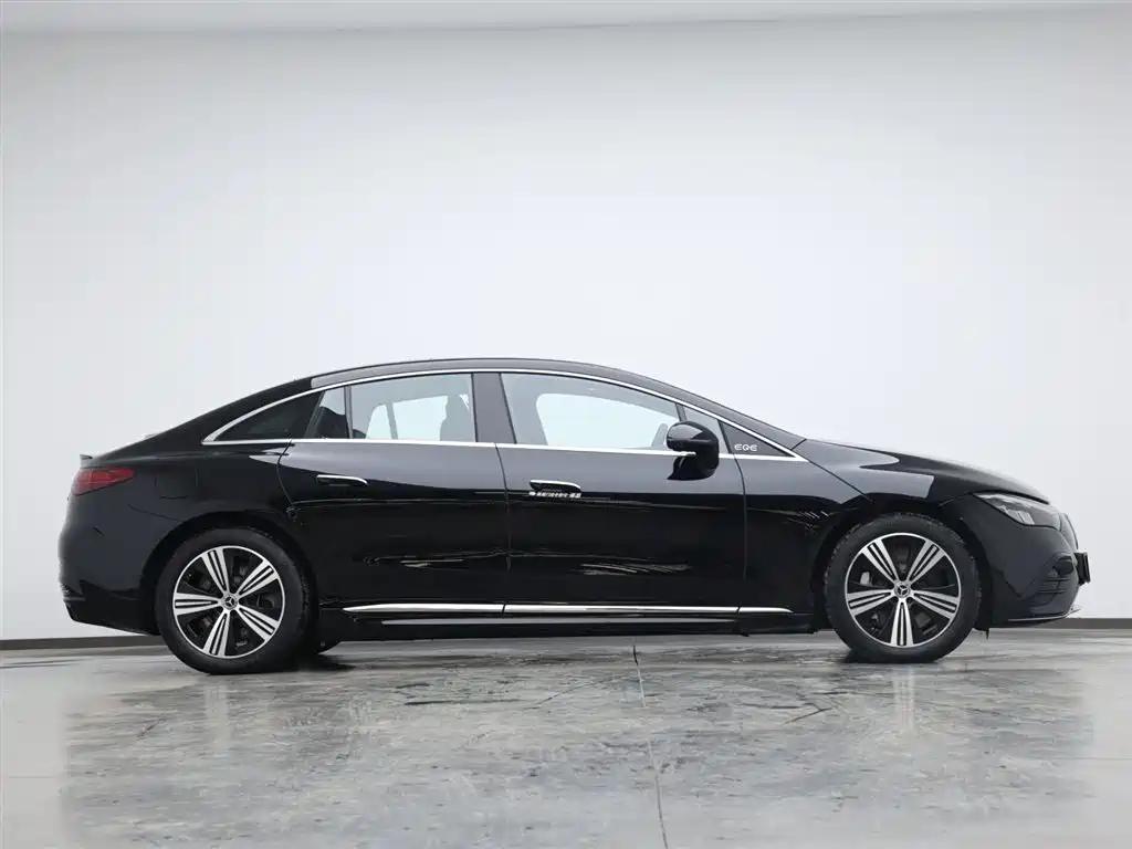 Mercedes-Benz EQE 2025 500 4MATIC