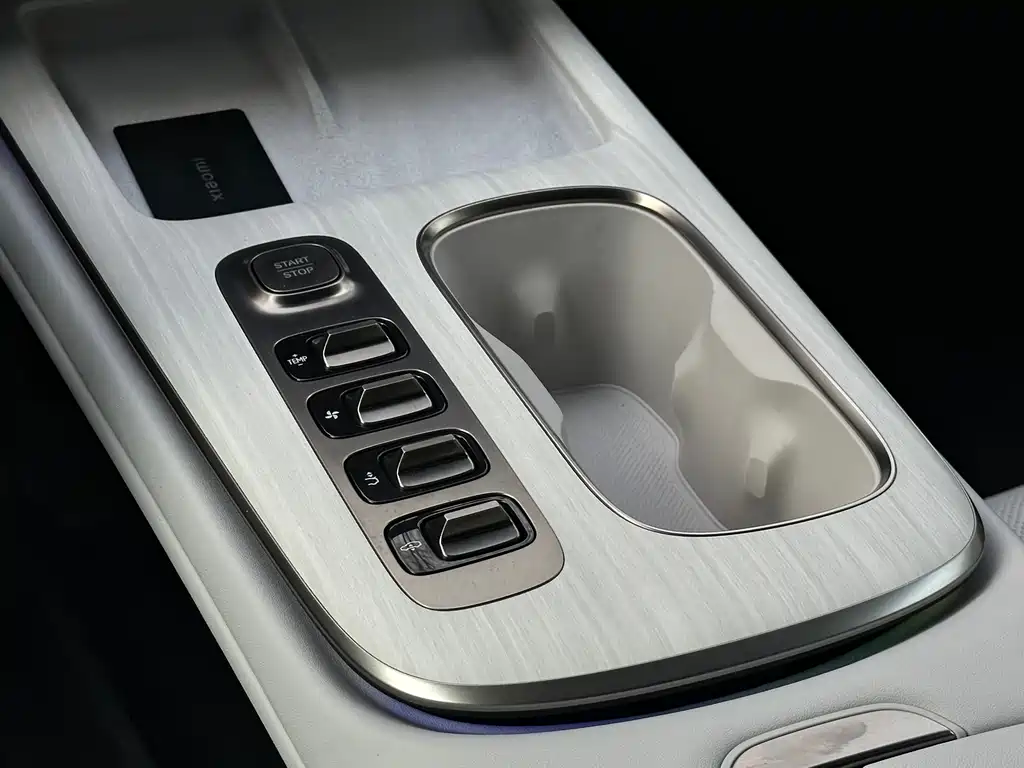 XIAOMI CAR XIAOMI SU7