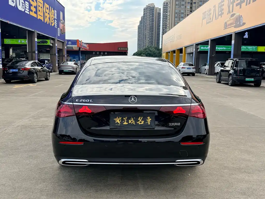 Mercedes-Benz E-Class — миниатюра 18
