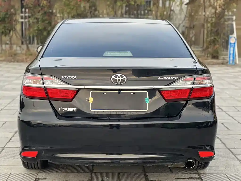 TOYOTA CAMRY