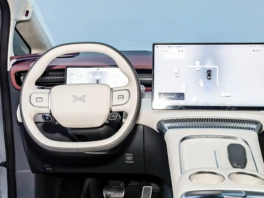 XPeng X9 — миниатюра 28