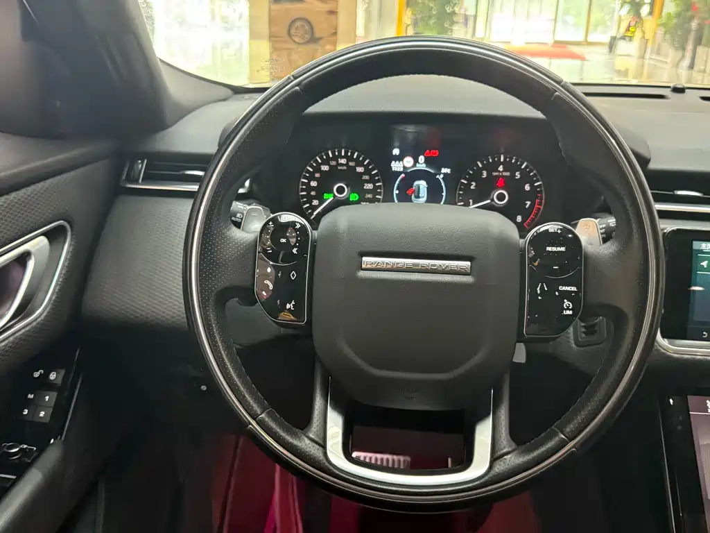 Land Rover Velar — миниатюра 6