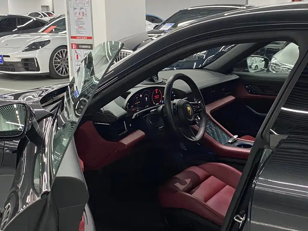 Porsche Taycan — миниатюра 9
