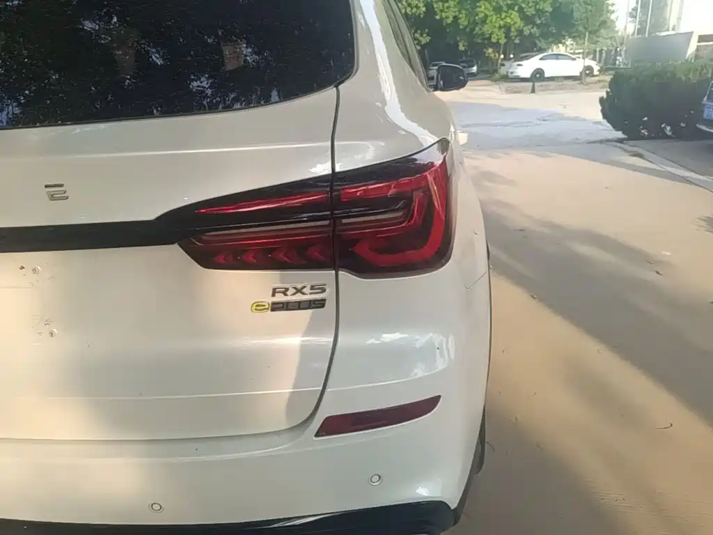 Roewe RX5 New Energy — миниатюра 8