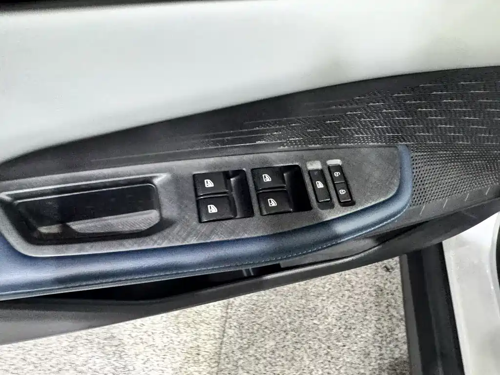 Changan UNI-V iDD — миниатюра 30