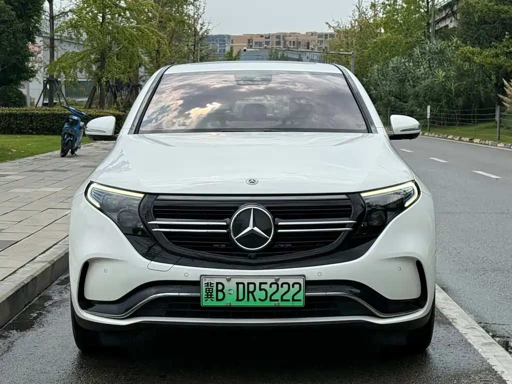 Mercedes-Benz EQC — миниатюра 2