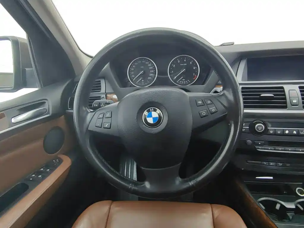 BMW X5 (Import) — миниатюра 13