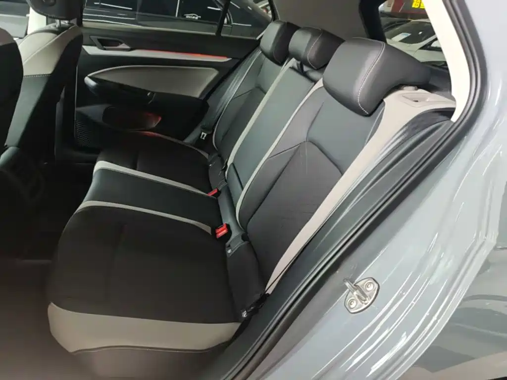 Volkswagen Golf — миниатюра 17