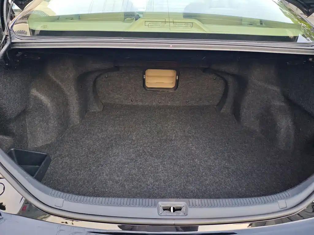 Toyota Camry — миниатюра 12