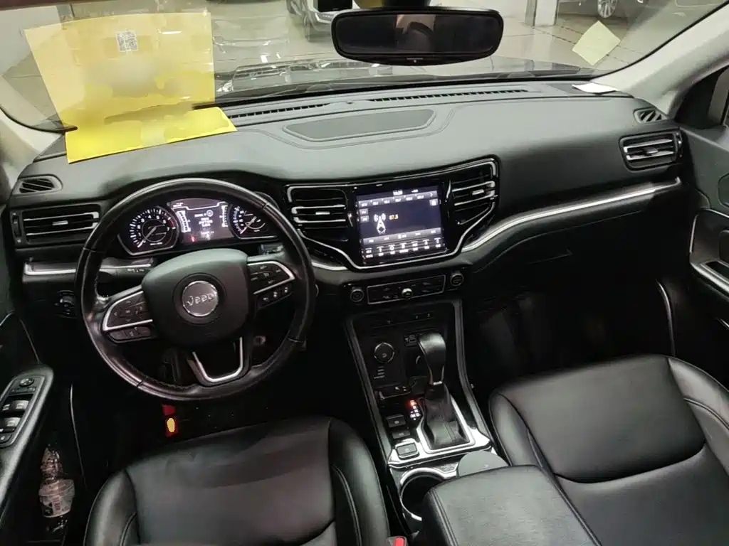Jeep Grand Commander — миниатюра 10