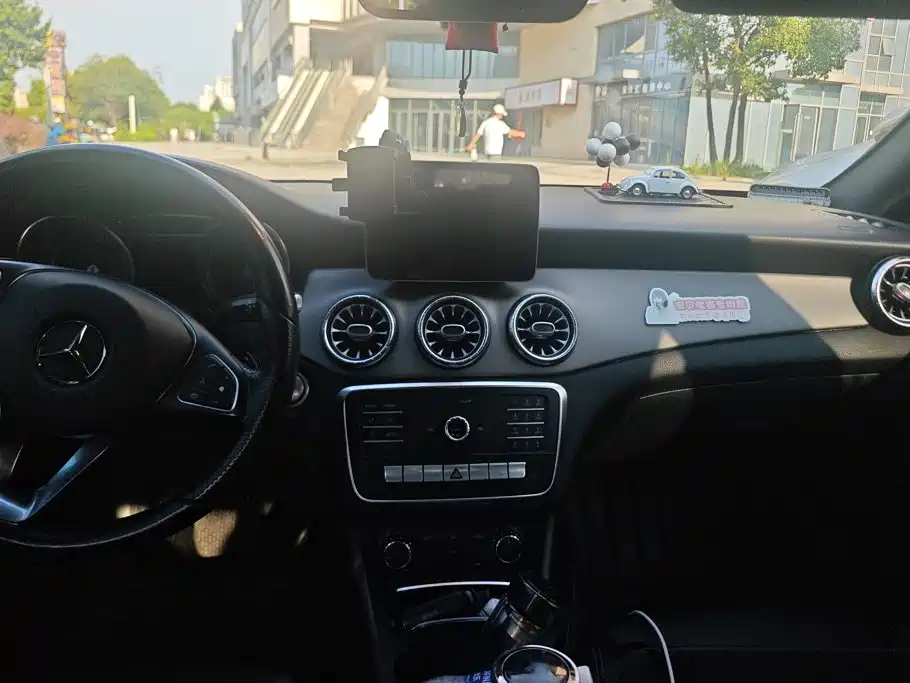 Mercedes-Benz CLA (Import) — миниатюра 13