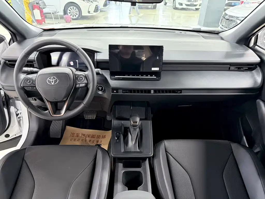 Toyota Corolla Cross — миниатюра 5