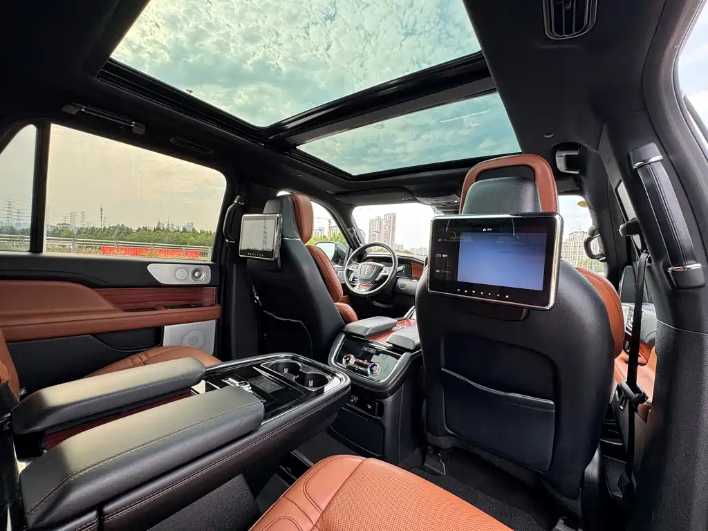 Lincoln Navigator — миниатюра 34