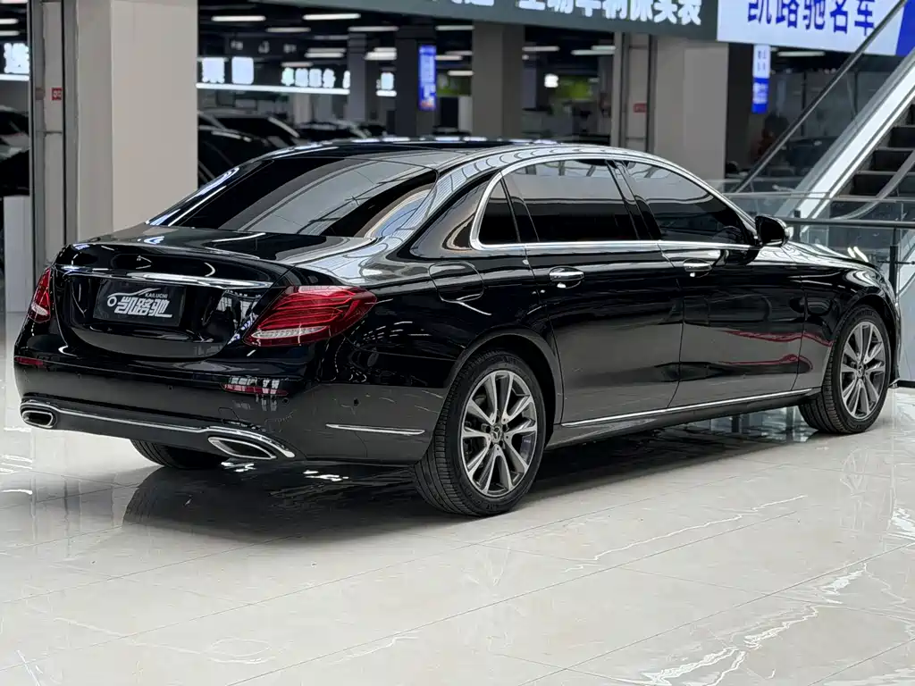 MERCEDES-BENZ E CLASS