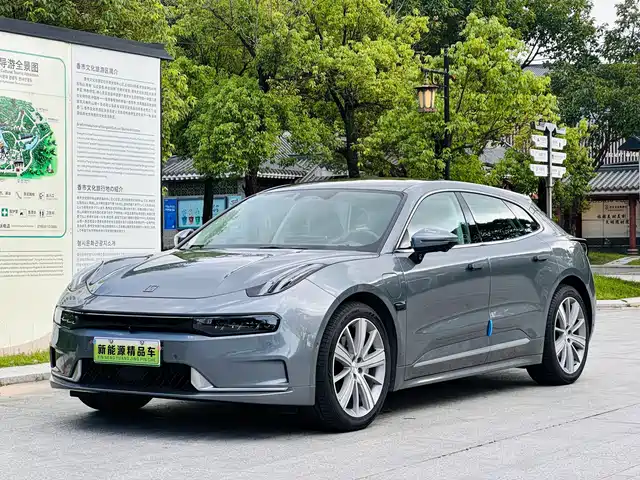 2022 Zeekr 001