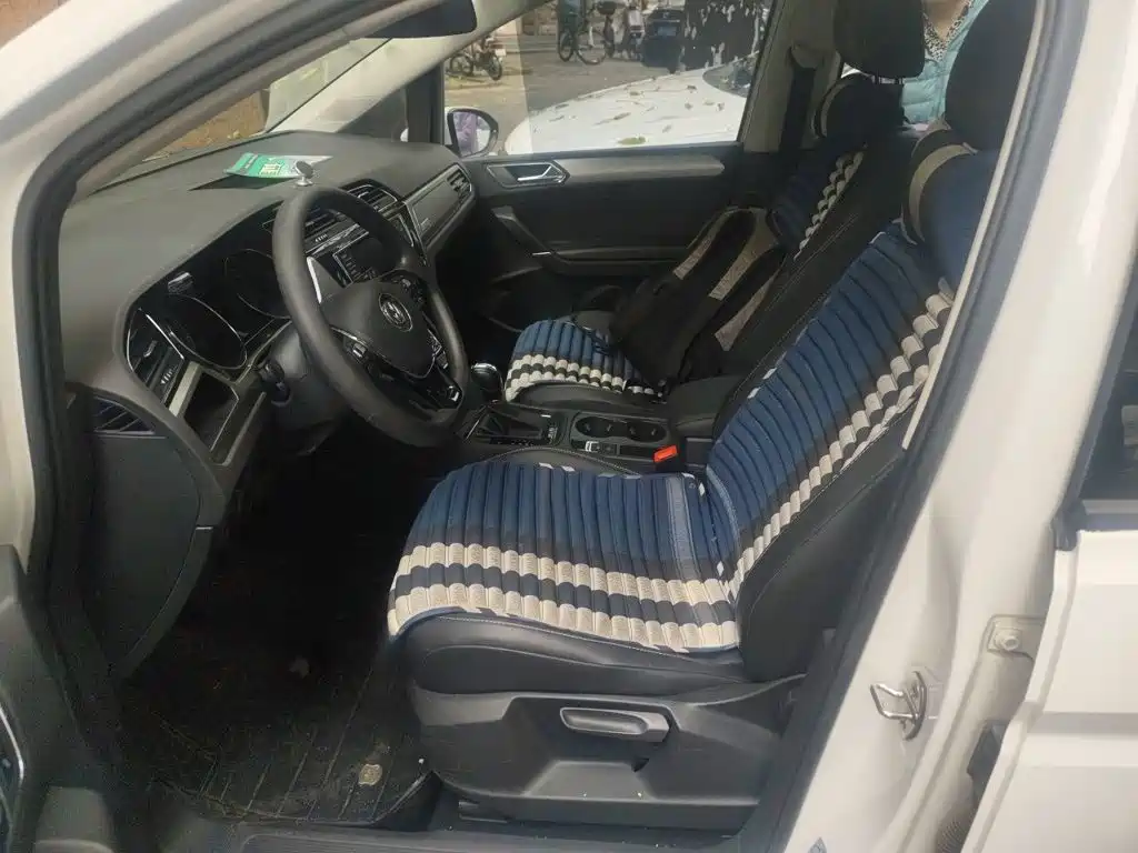 Volkswagen Touran — миниатюра 16