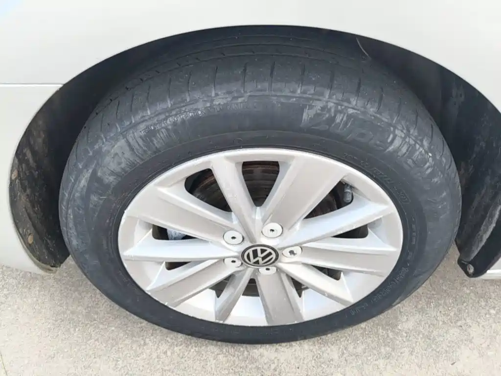 Volkswagen Jetta — миниатюра 23