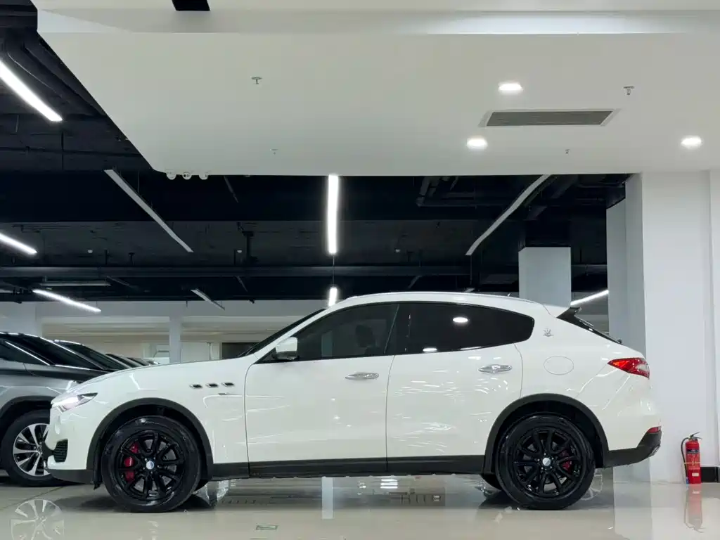 Maserati Levante — миниатюра 2