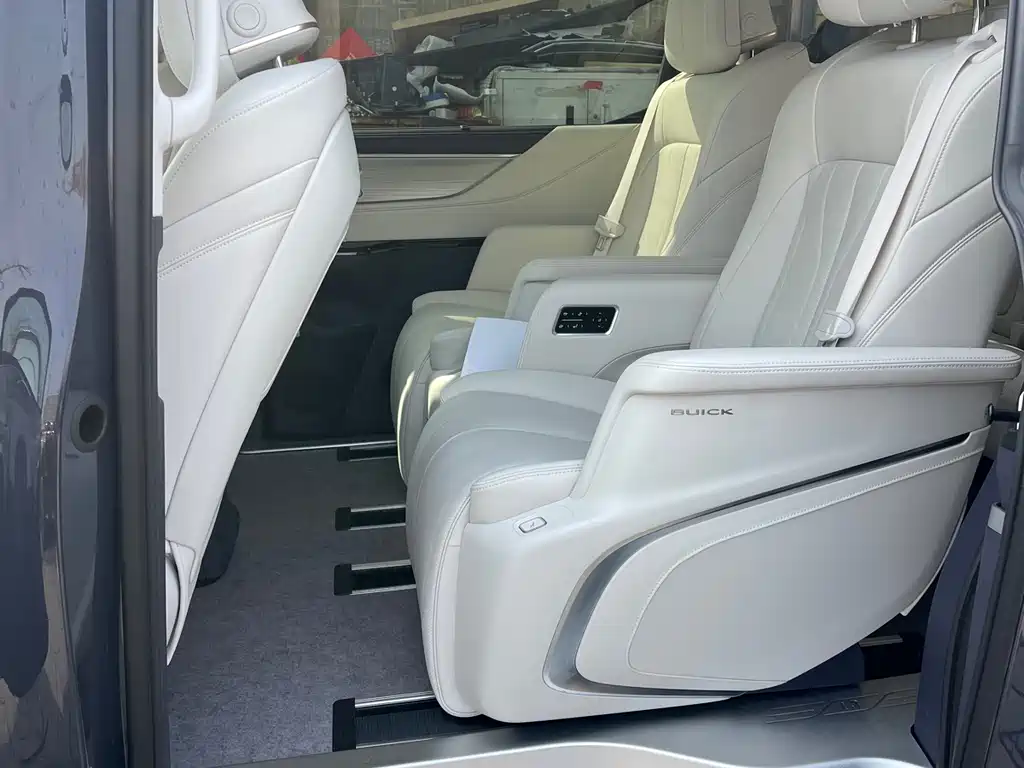 BUICK GL8 NEW ENERGY