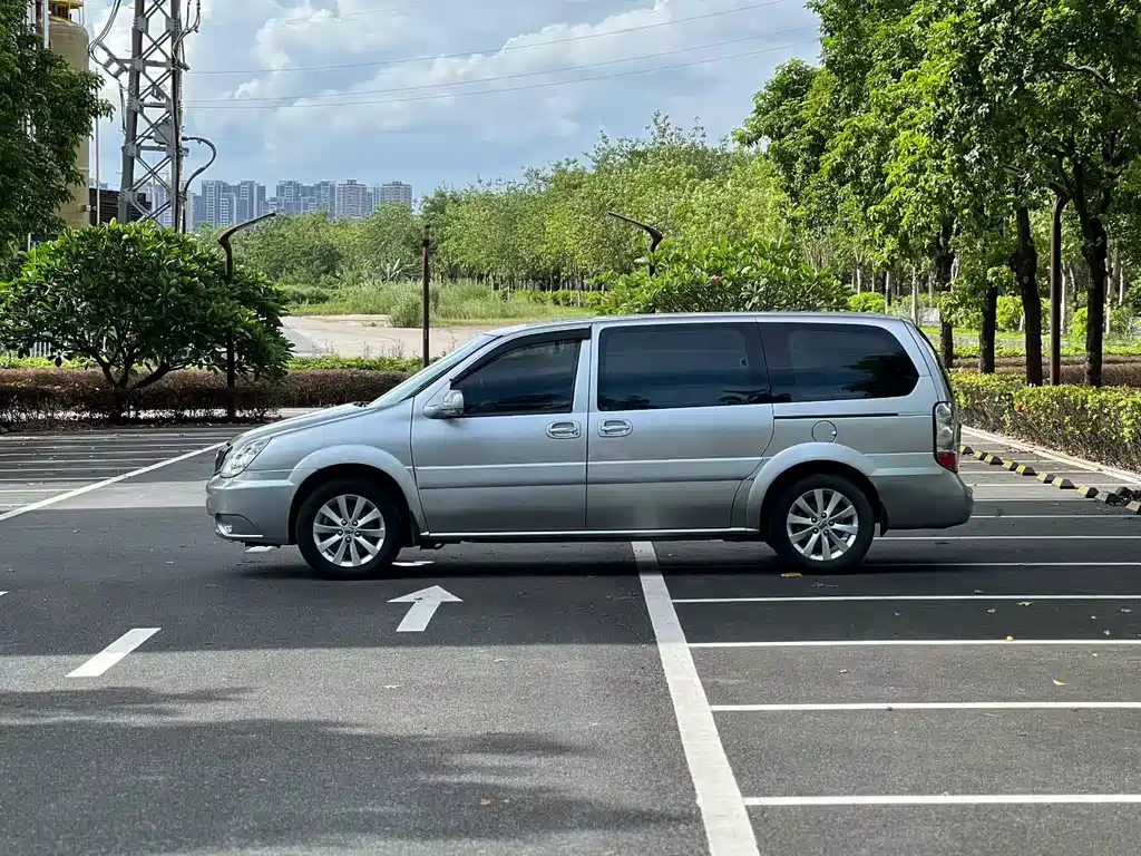 Buick GL8 — миниатюра 5