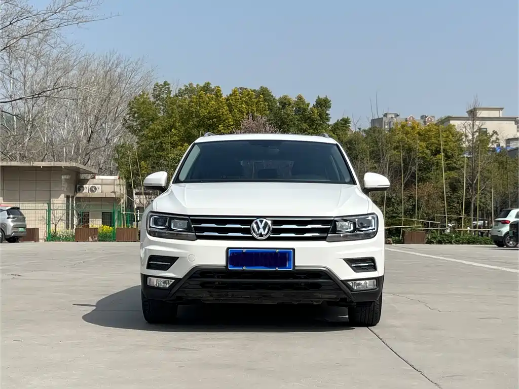 Volkswagen Tiguan L L 2018 330TSI AT Luxury