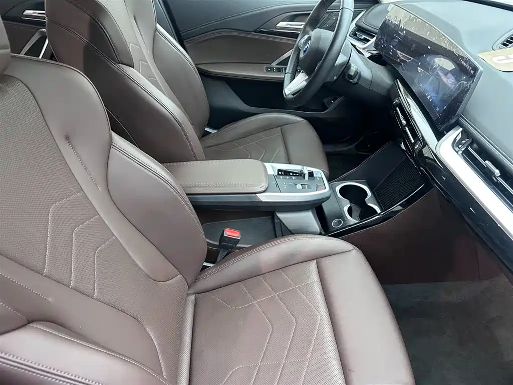 BMW iX1 2025 Черный из Китая