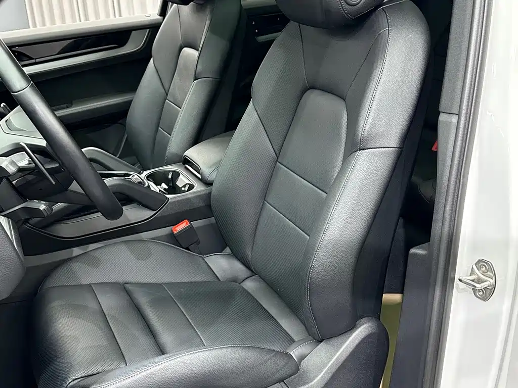 Porsche Cayenne — миниатюра 14