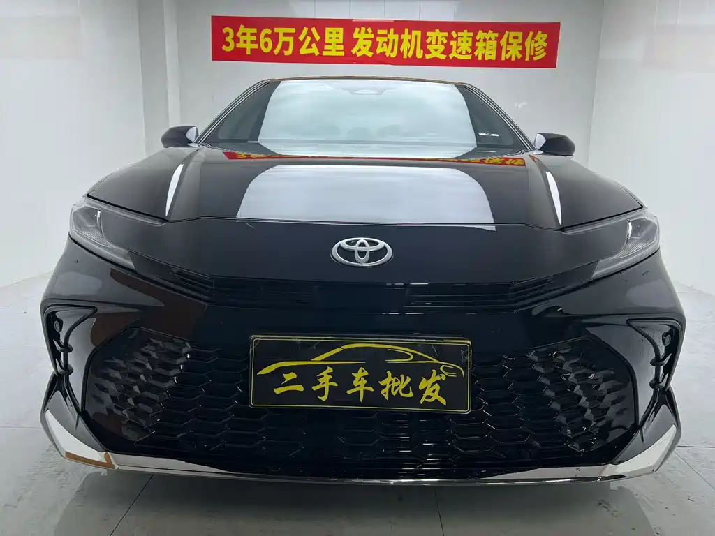 Toyota Camry — миниатюра 2